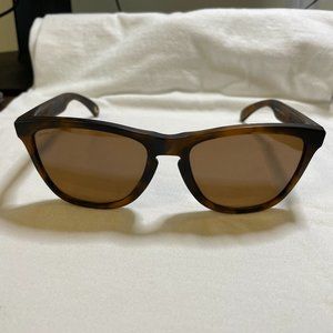 Oakley Frogskins in tortoise